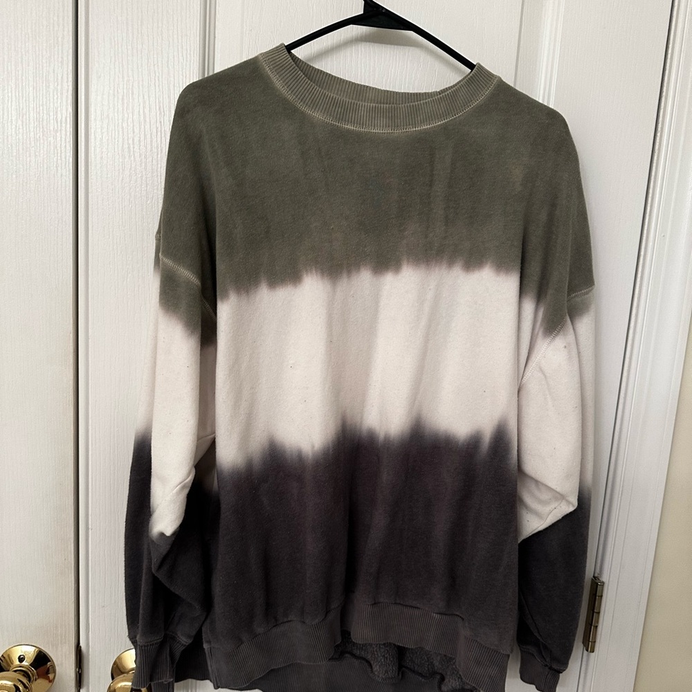 Army green, gray, and white ombré crewneck from American eagle. Oversized fit